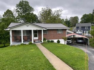 123 Palmer Dr, Glen Morgan, WV 25813