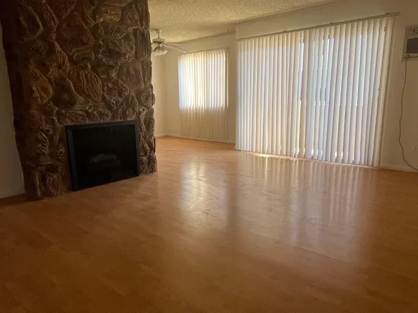 11929 Kiowa Ave #C, Los Angeles, CA 90049