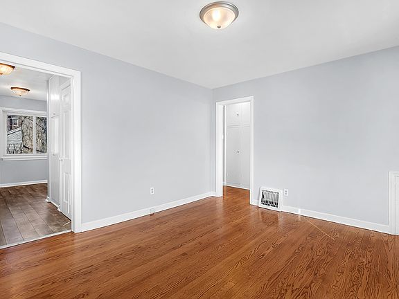 4th image of 8126 Highland Pl