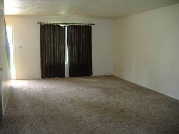 5th image of 679 N Fanning Ave