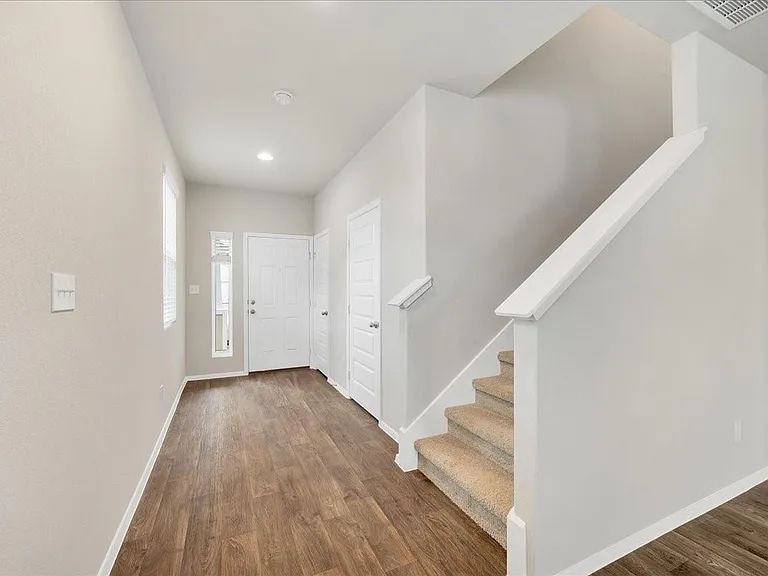 116 Honeybee Ln — Photo 7
