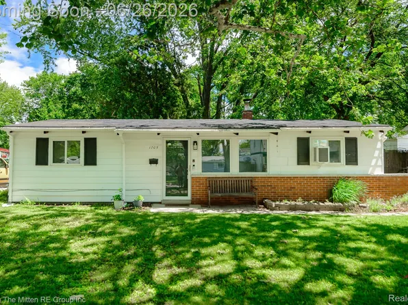 1705 S Carlson St, Westland, MI 48186