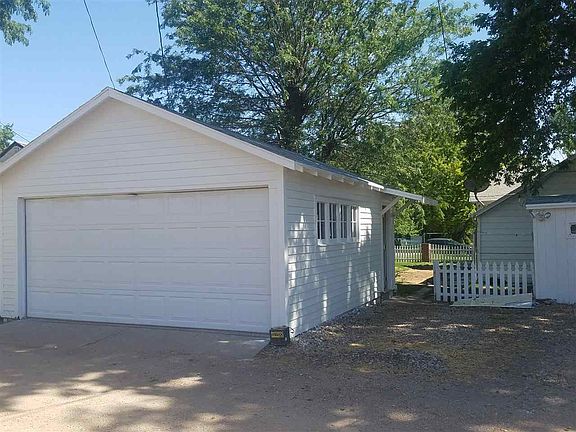 2nd image of 411 W 29th St