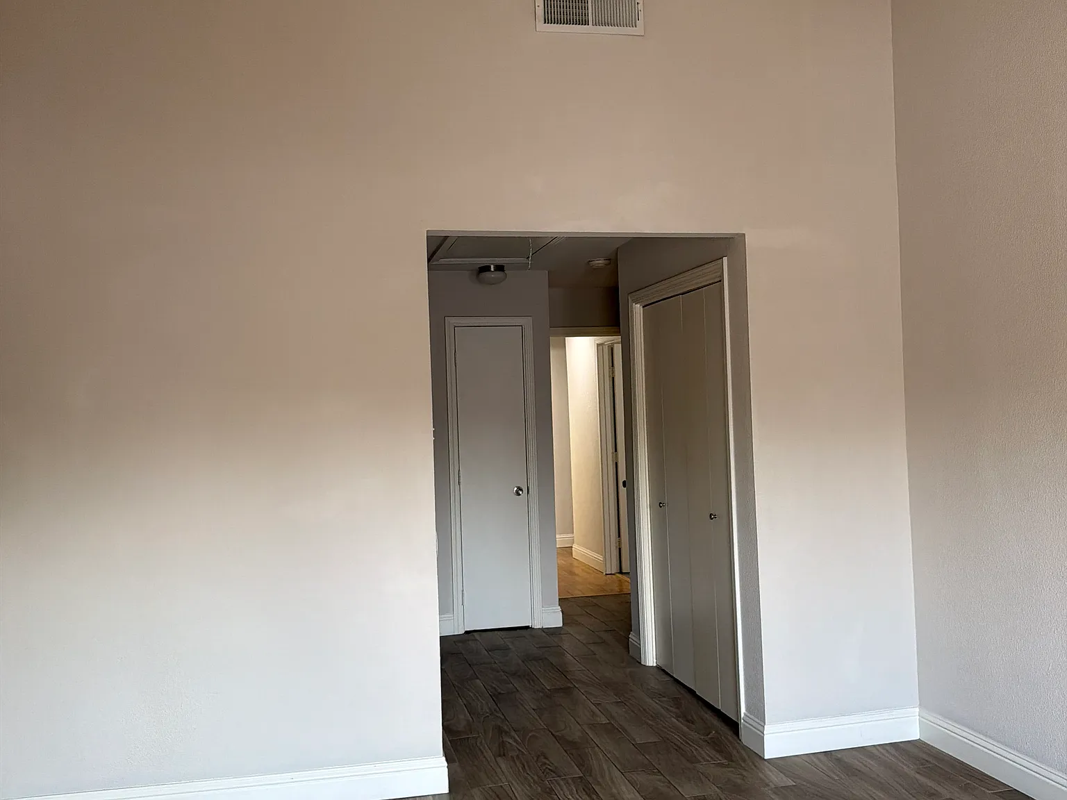 3 bed, 2.5 bath, 1754 sqft, $2,200 — Photo 3