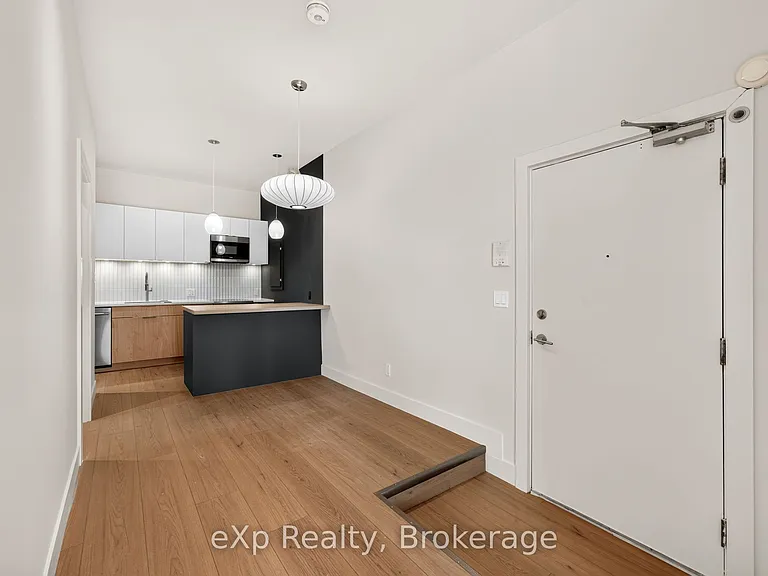 24 Wellington St #12 — Photo 8