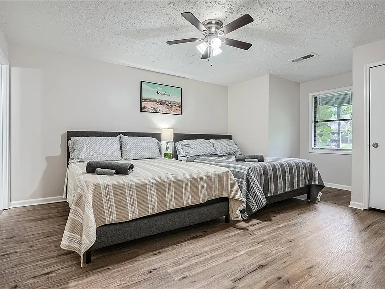1091 Summer Brook Rd — Photo 18