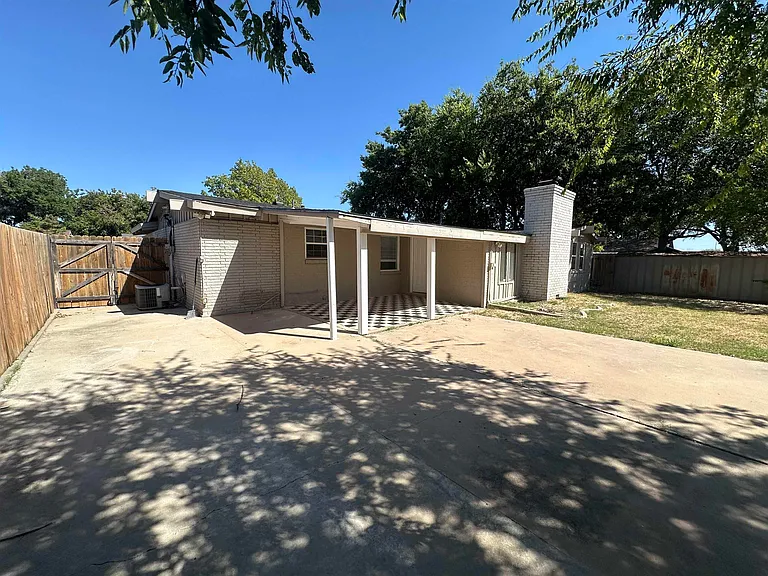4103 Berwick Dr — Photo 24