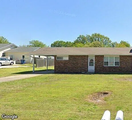 2 bed, 924 sqft, $900 — Photo 1