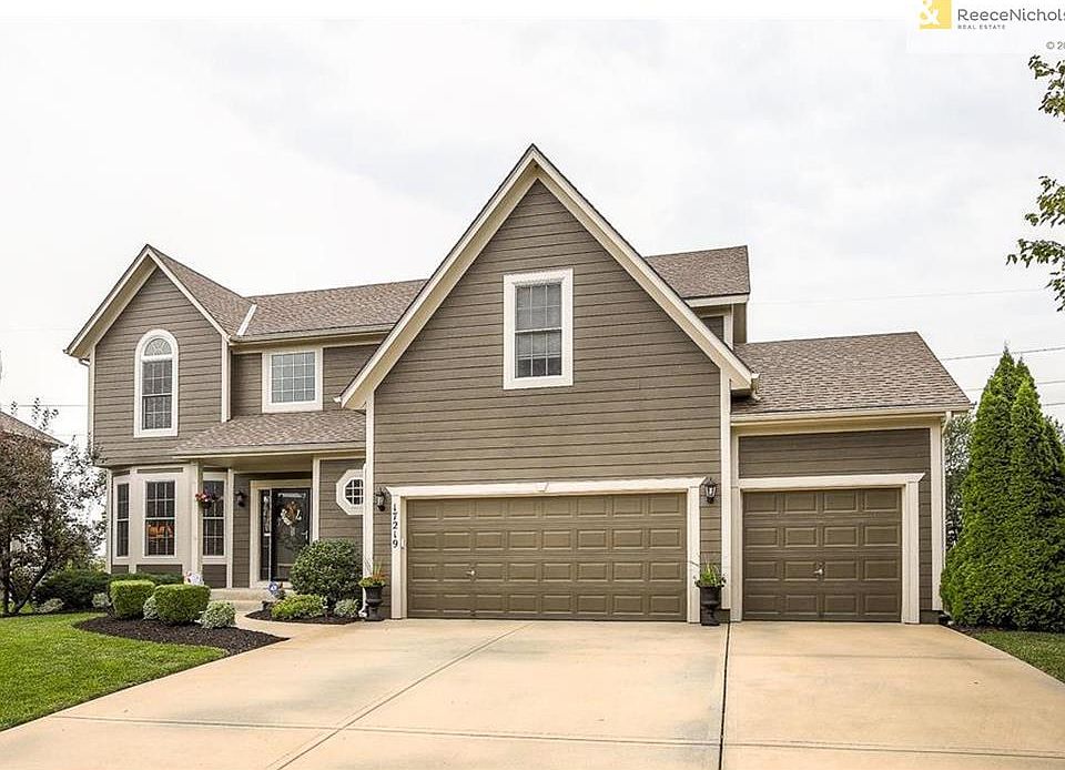 Meticulously maintained home!