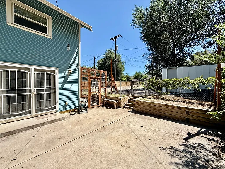 519 S Cedar St — Photo 25