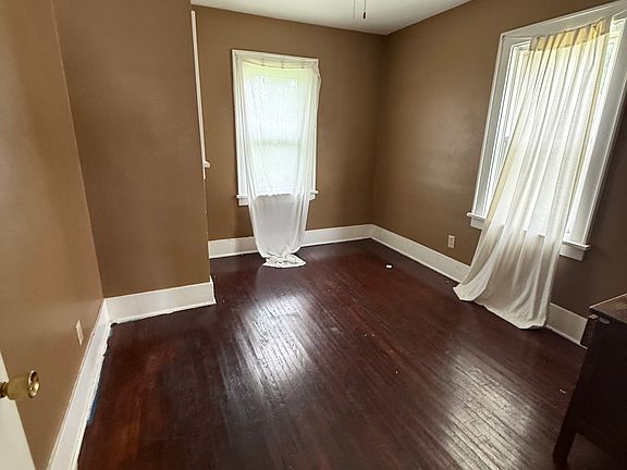 5th image of 1252 E Whitmer St