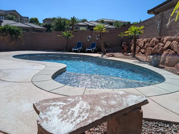 1100 W Waverley St, Washington, UT 84780