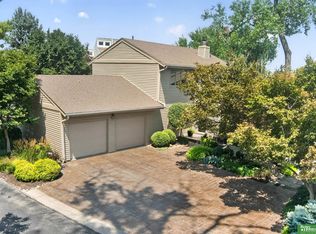 64 Ginger Woods Rd, Valley, NE 68064