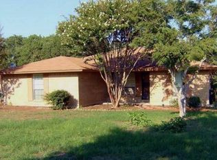 671 Woodland Dr, Fredericksburg, TX 78624