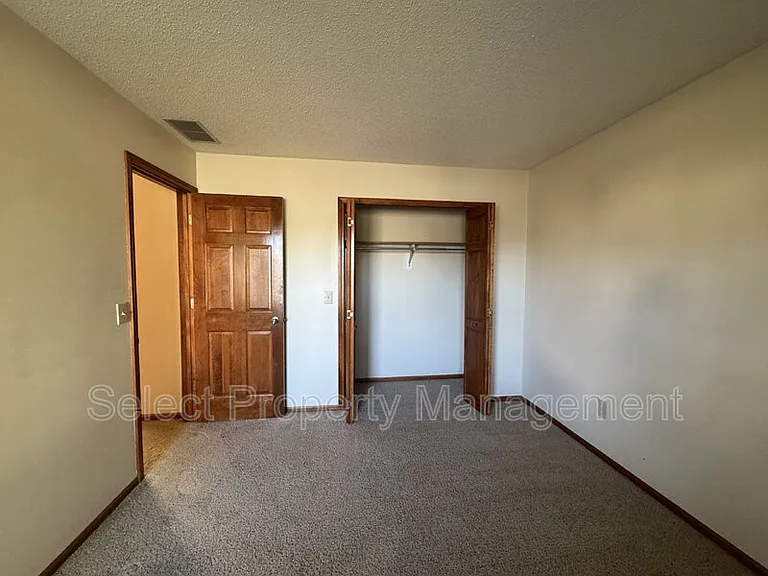7401 Montclair Dr — Photo 9