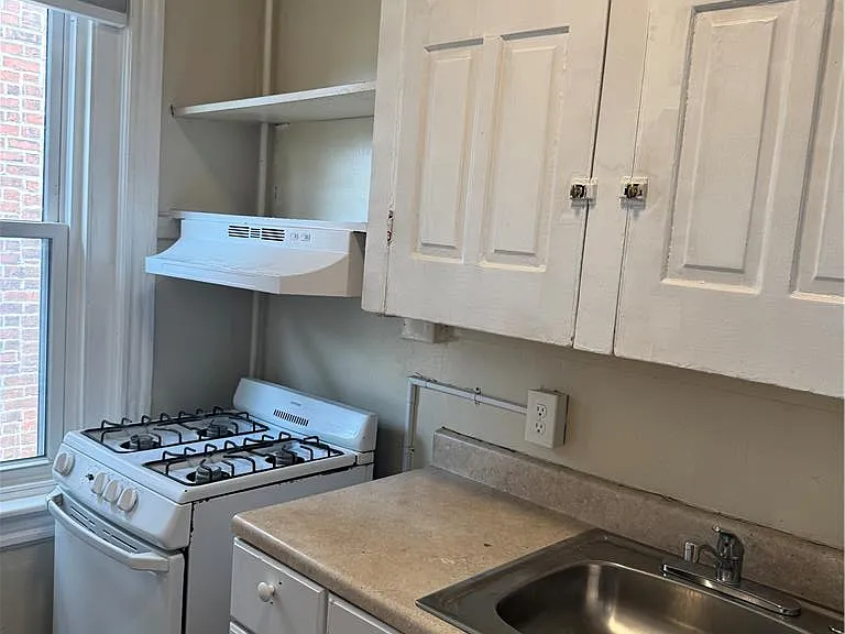 716 W Washington St #2 — Photo 3