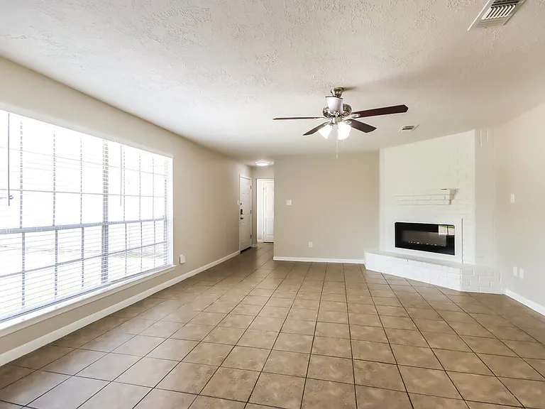 8514 Forest Point Dr — Photo 3