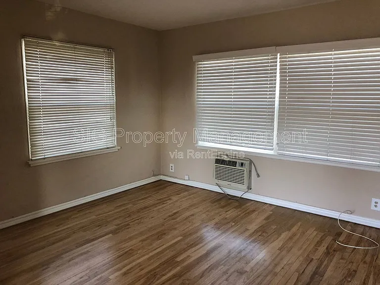 709 S Louise St #A — Photo 3