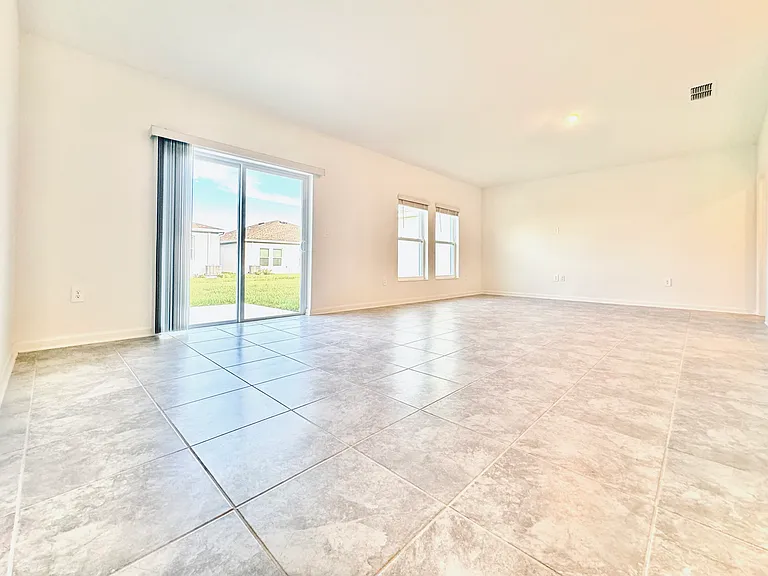 1747 Foreman Rd — Photo 18