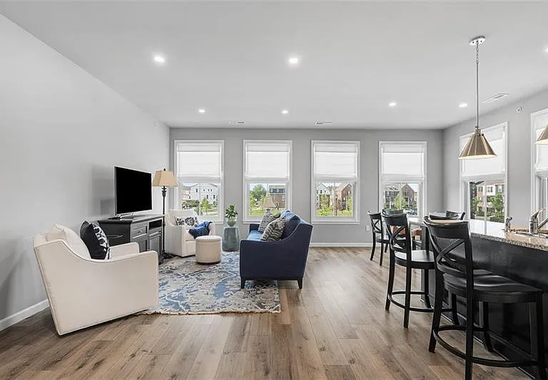 303 Tillary Ln #201 — Photo 6