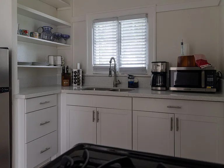 1145 E Appleton St — Photo 14