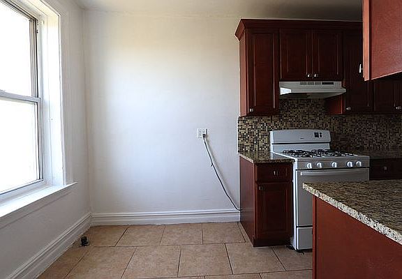 3rd image of 74 Gatling Pl APT 6K