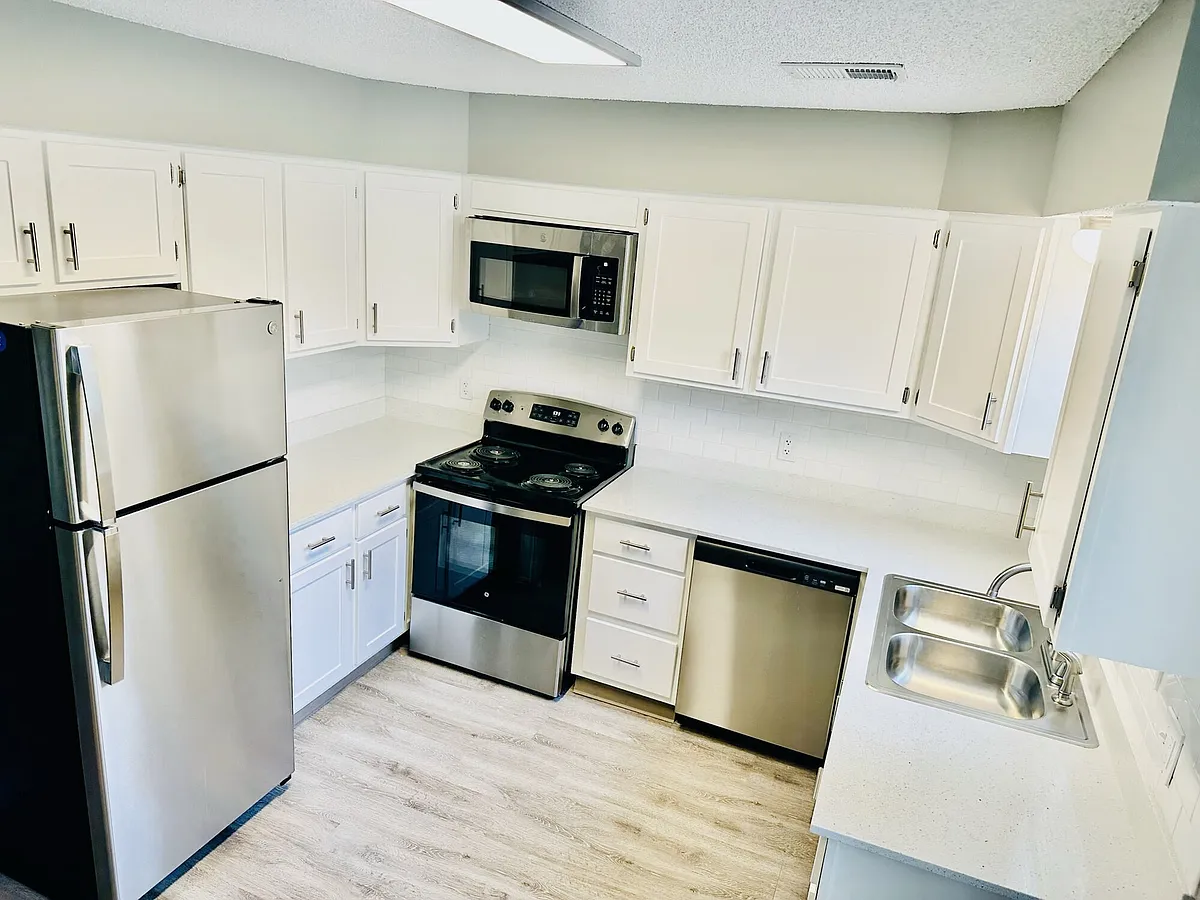 Building Photo - Windsong Townhomes