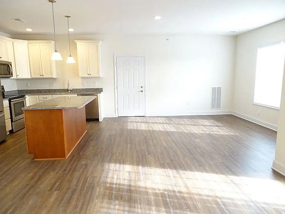 2nd image of 18 Pequea Manor Dr APT 11