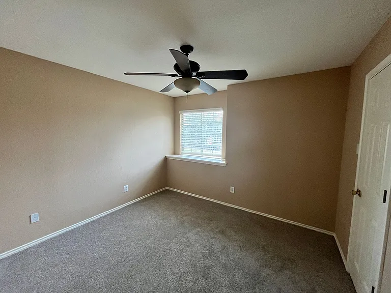 11313 Dodge Cattle Dr — Photo 8