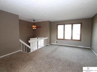 13809 Polk Cir, Omaha, NE 68137