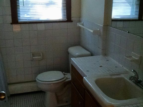 5th image of 1709 26th Ave N APT 4
