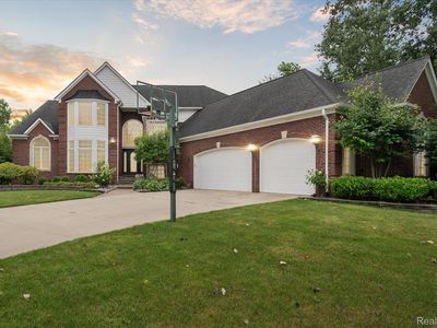 2632 Hawthorne Dr S, Shelby Township, MI, 48316