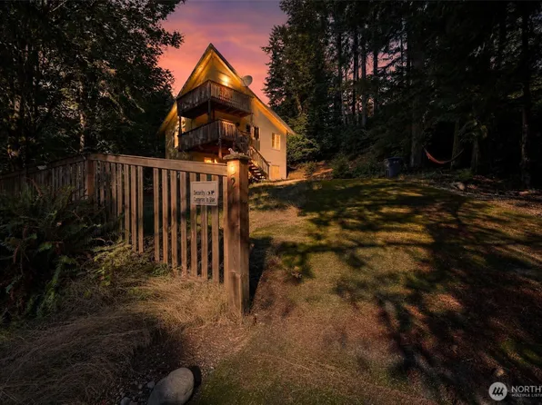 221 N Trail Head Loop, Lilliwaup, WA 98555