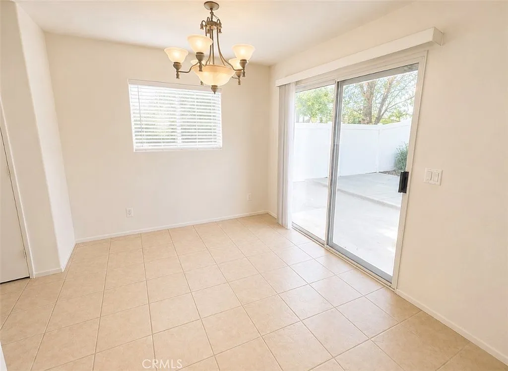 3 bed, 1342 sqft, $3,000 — Photo 4