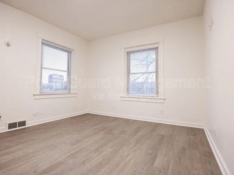 102 N 38th Ave #3 — Photo 2