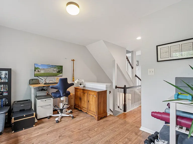 20353 Bowfonds St — Photo 30