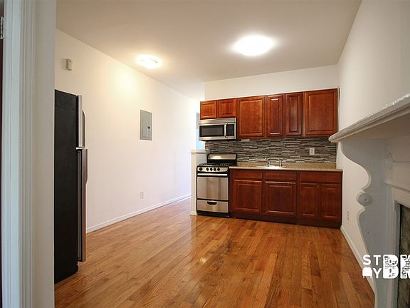 4th image of 278 Halsey St #3L