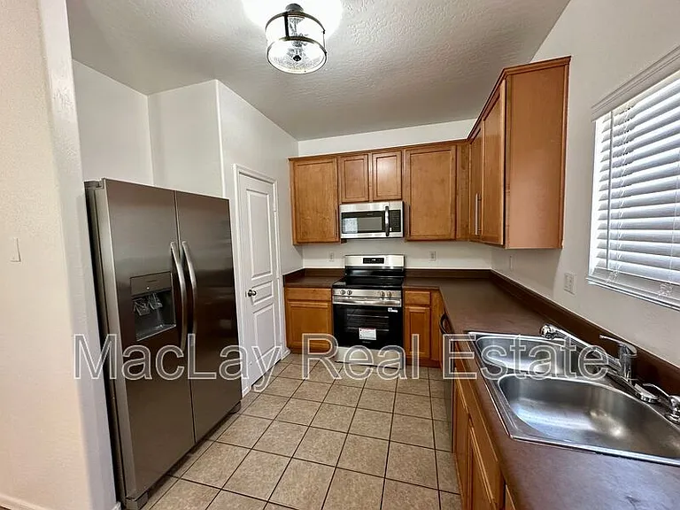 1308 W Fremont Rd — Photo 2