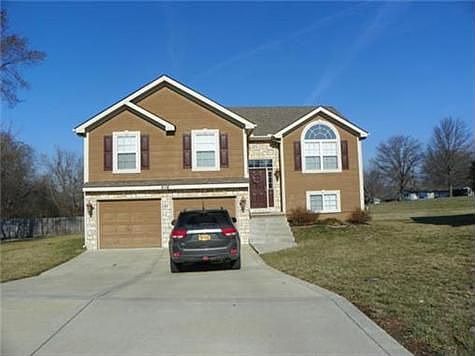 2nd image of 516 Cedar Ct