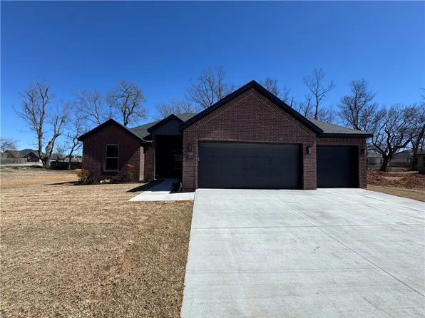2105 W Dagan St, Siloam Springs, AR 72761