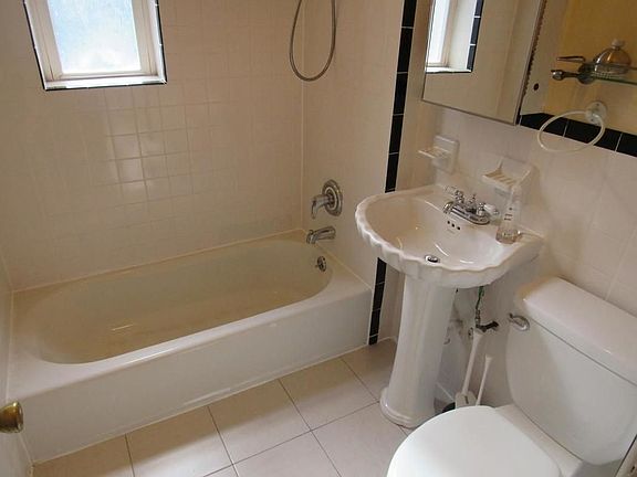 5th image of 542 E 93rd St APT 2F