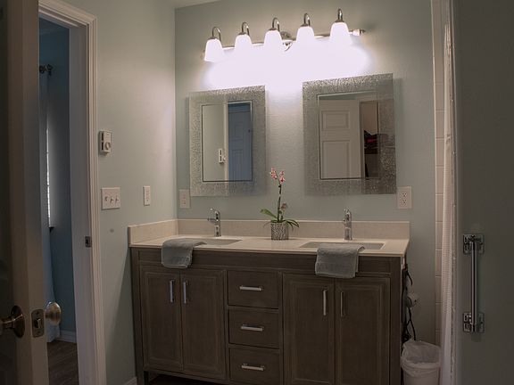 3rd image of 807 Westshore Dr NE APT F21