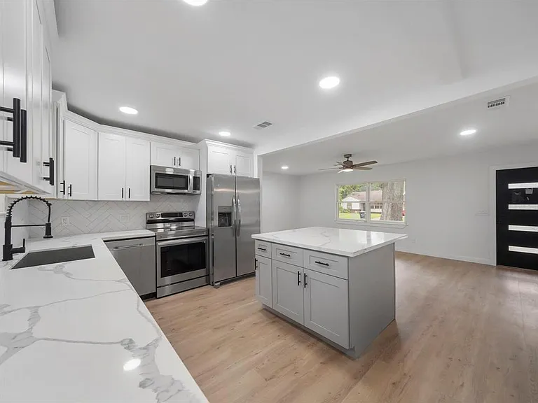 5127 Ditmas Ln — Photo 26