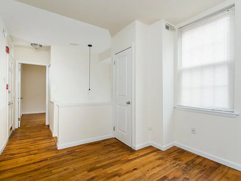 512 S 7th St #B — Photo 5