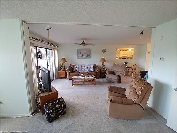 4th image of 102 Fairway Ct