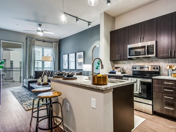 1100 Lake Carolyn Pkwy #2016