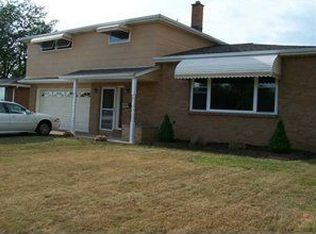 138 N Creek Dr, Cheektowaga, NY
