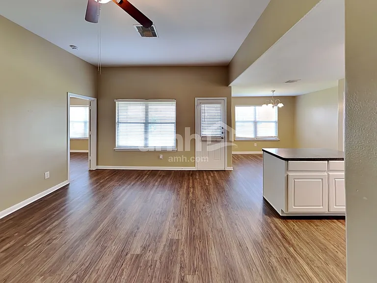 3926 Cloudbluff Ln — Photo 6