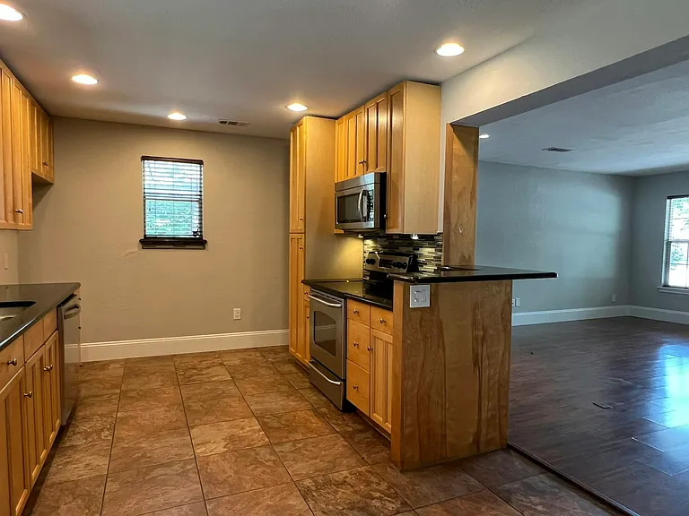 1313 Casa Vale Dr — Photo 8