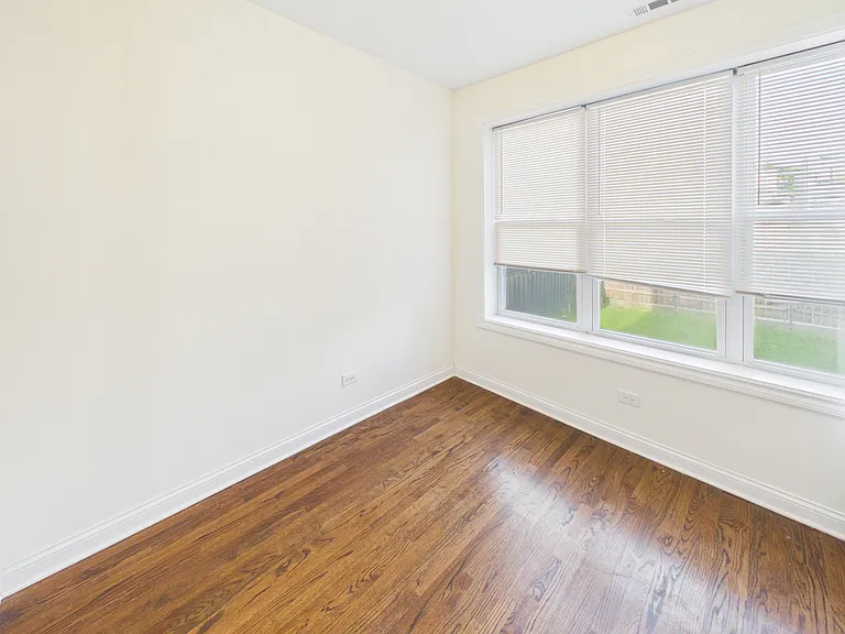6233 S Langley Ave #1N — Photo 8